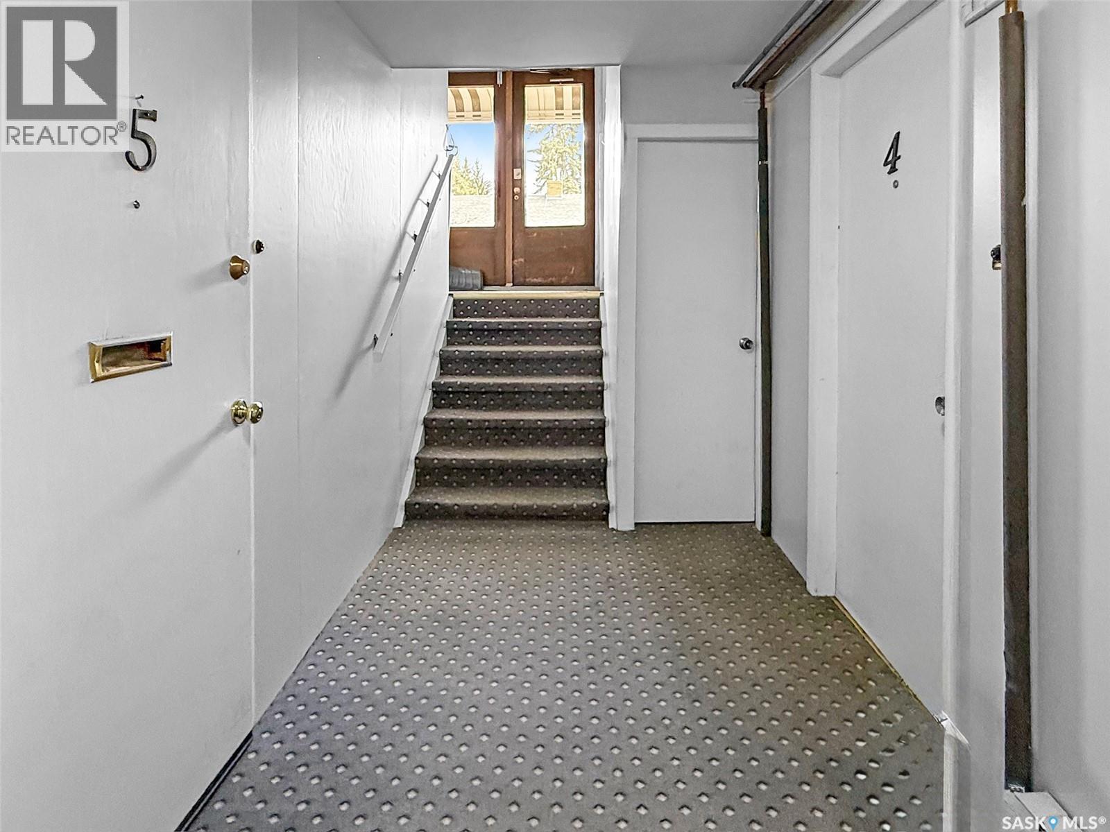 235 Sidney Street E, Swift Current, SK - Indoor Photo Showing Other Room