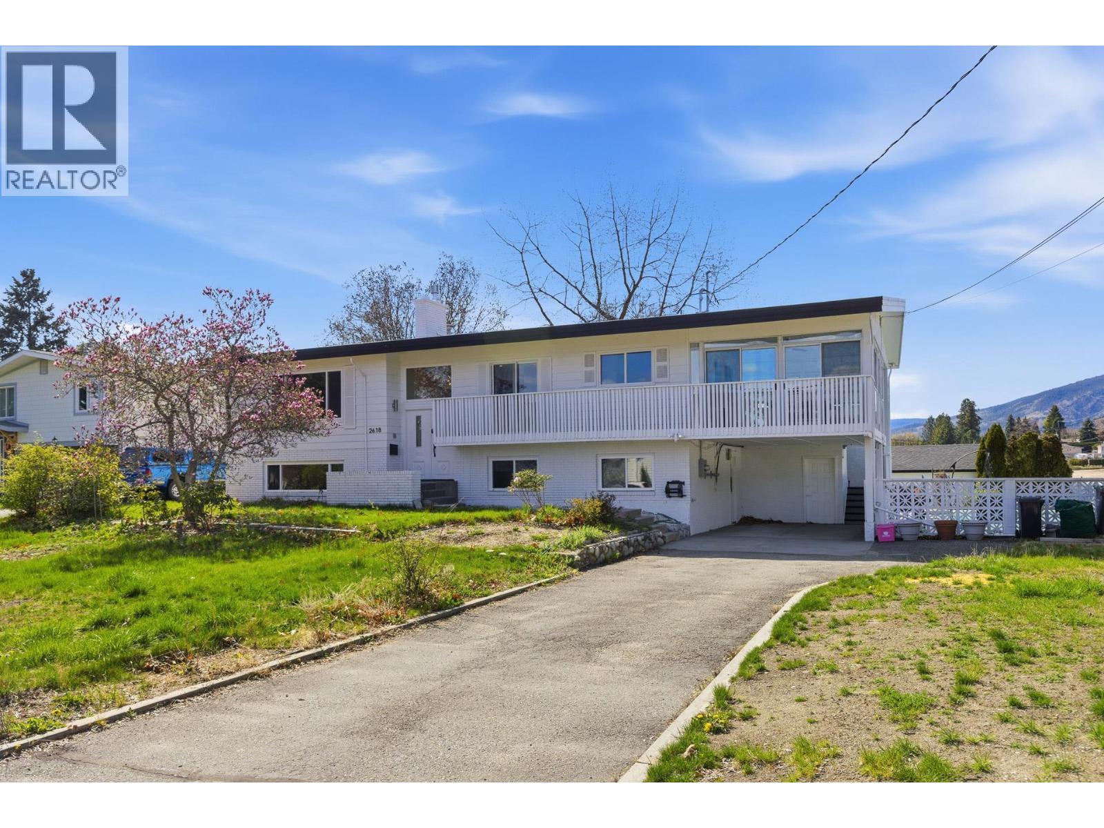 2618 Thacker Drive, West Kelowna, BC - Outdoor