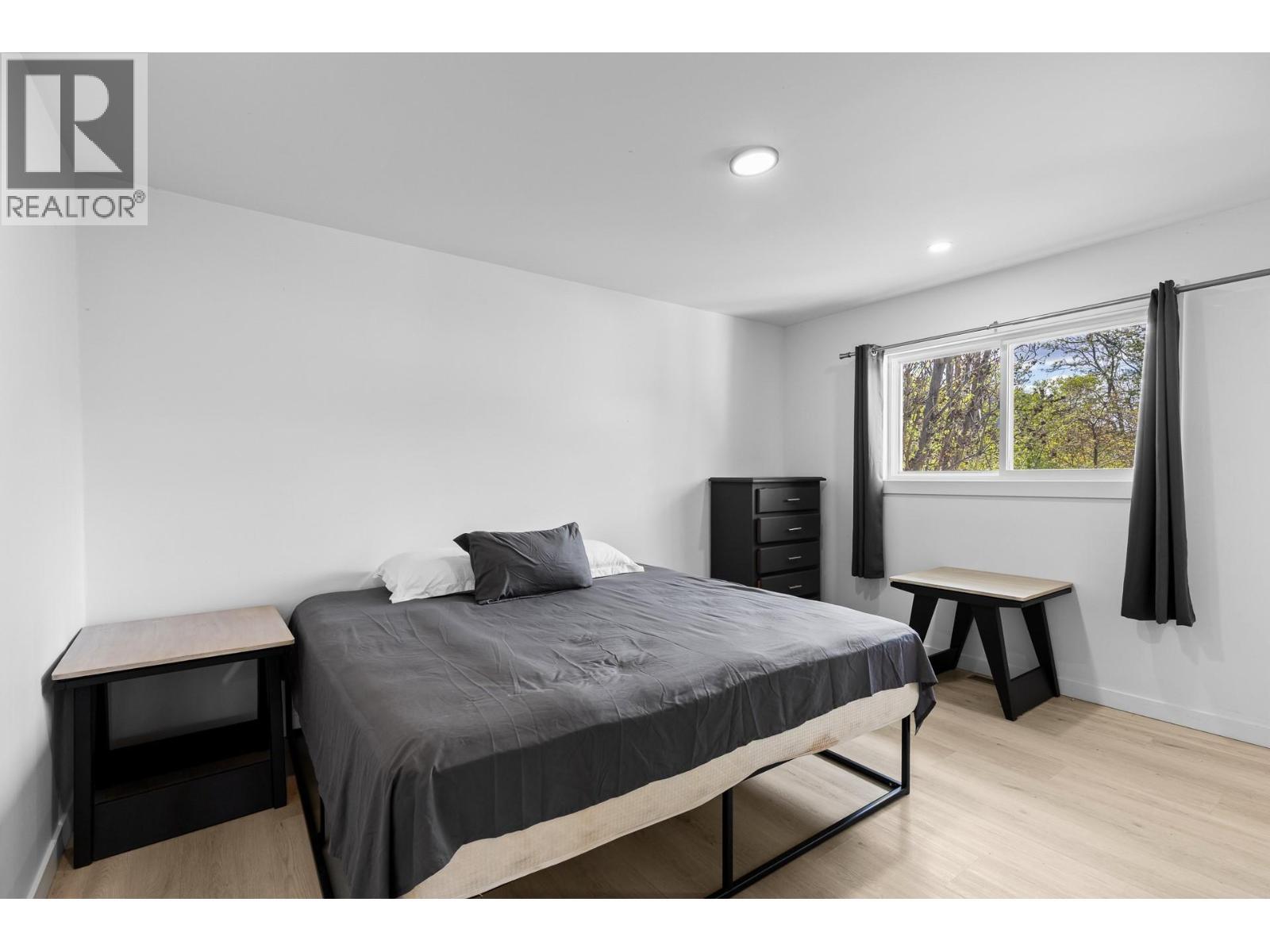 2618 Thacker Drive, West Kelowna, BC - Indoor Photo Showing Bedroom