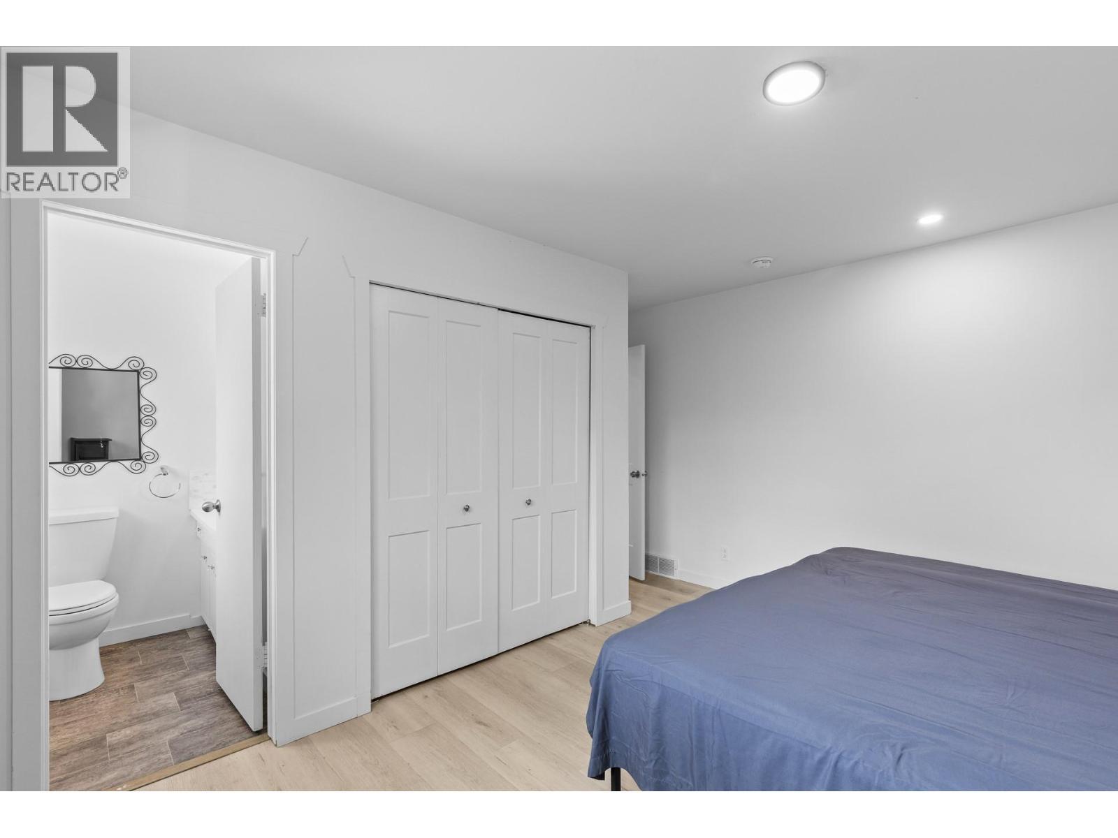 2618 Thacker Drive, West Kelowna, BC - Indoor Photo Showing Bedroom