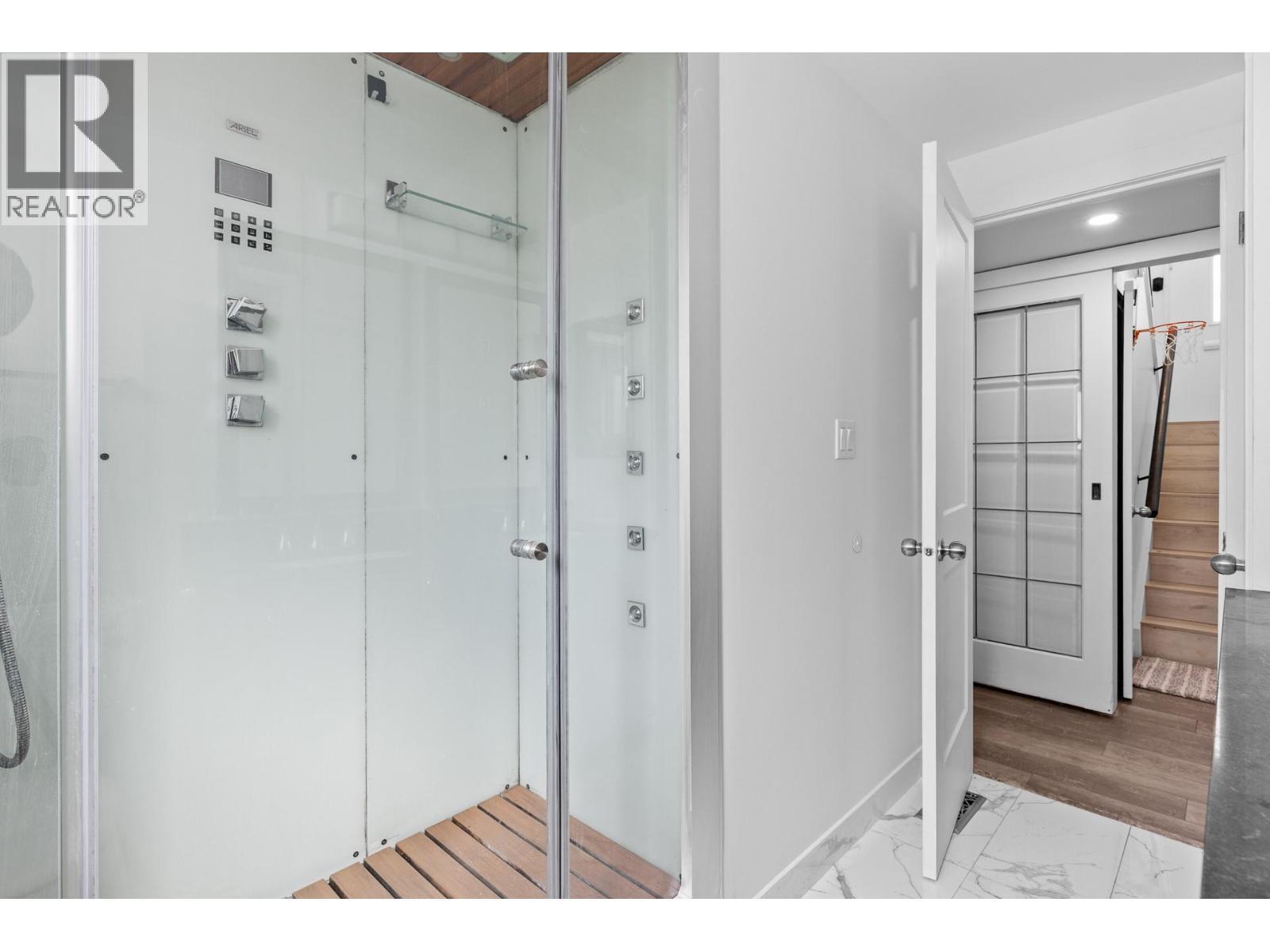 2618 Thacker Drive, West Kelowna, BC - Indoor Photo Showing Other Room