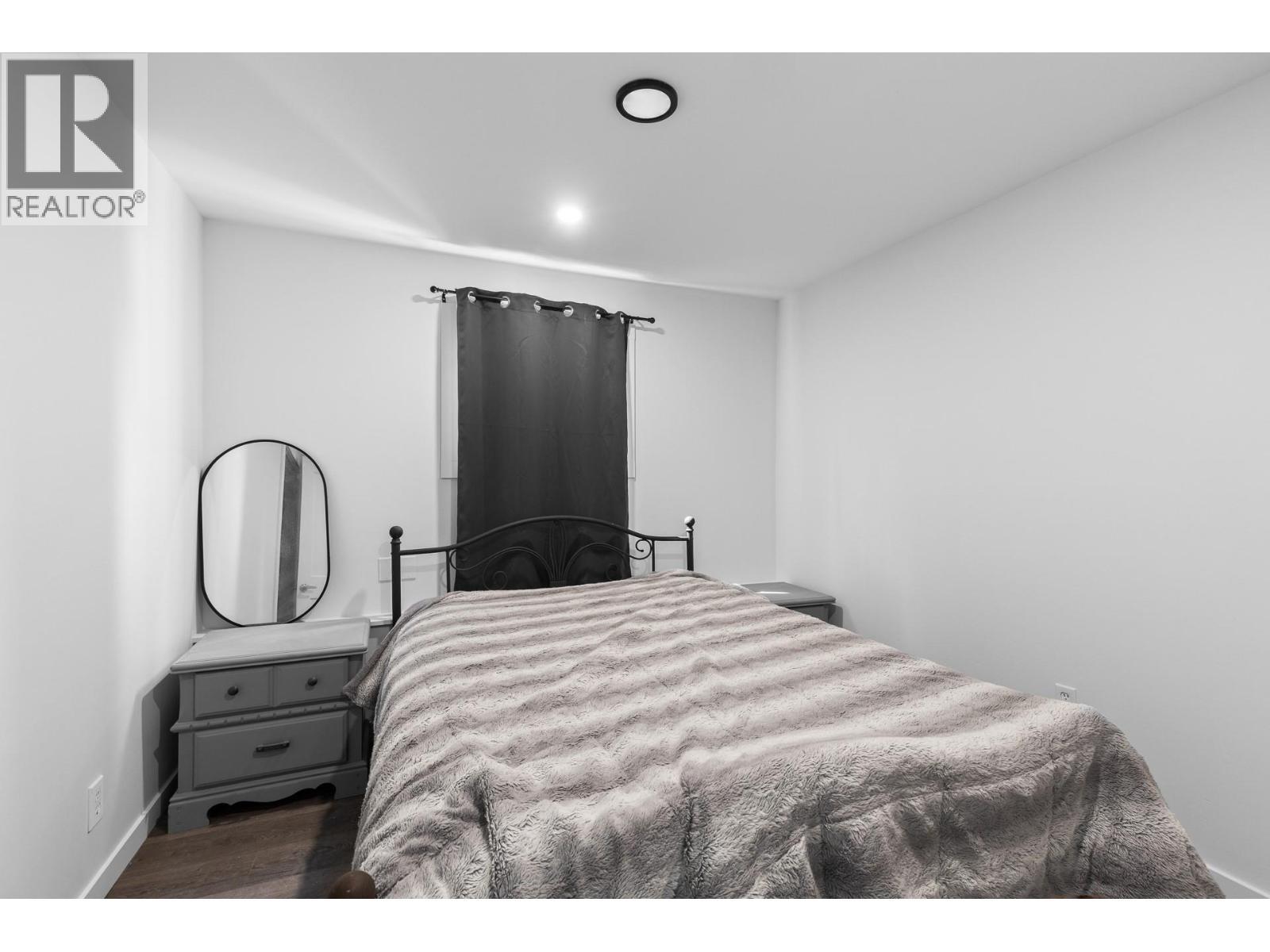 2618 Thacker Drive, West Kelowna, BC - Indoor Photo Showing Bedroom