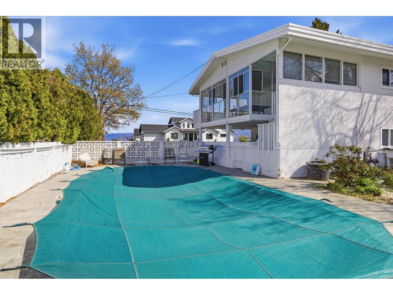 2618 Thacker Drive, West Kelowna, BC - Outdoor With In Ground Pool