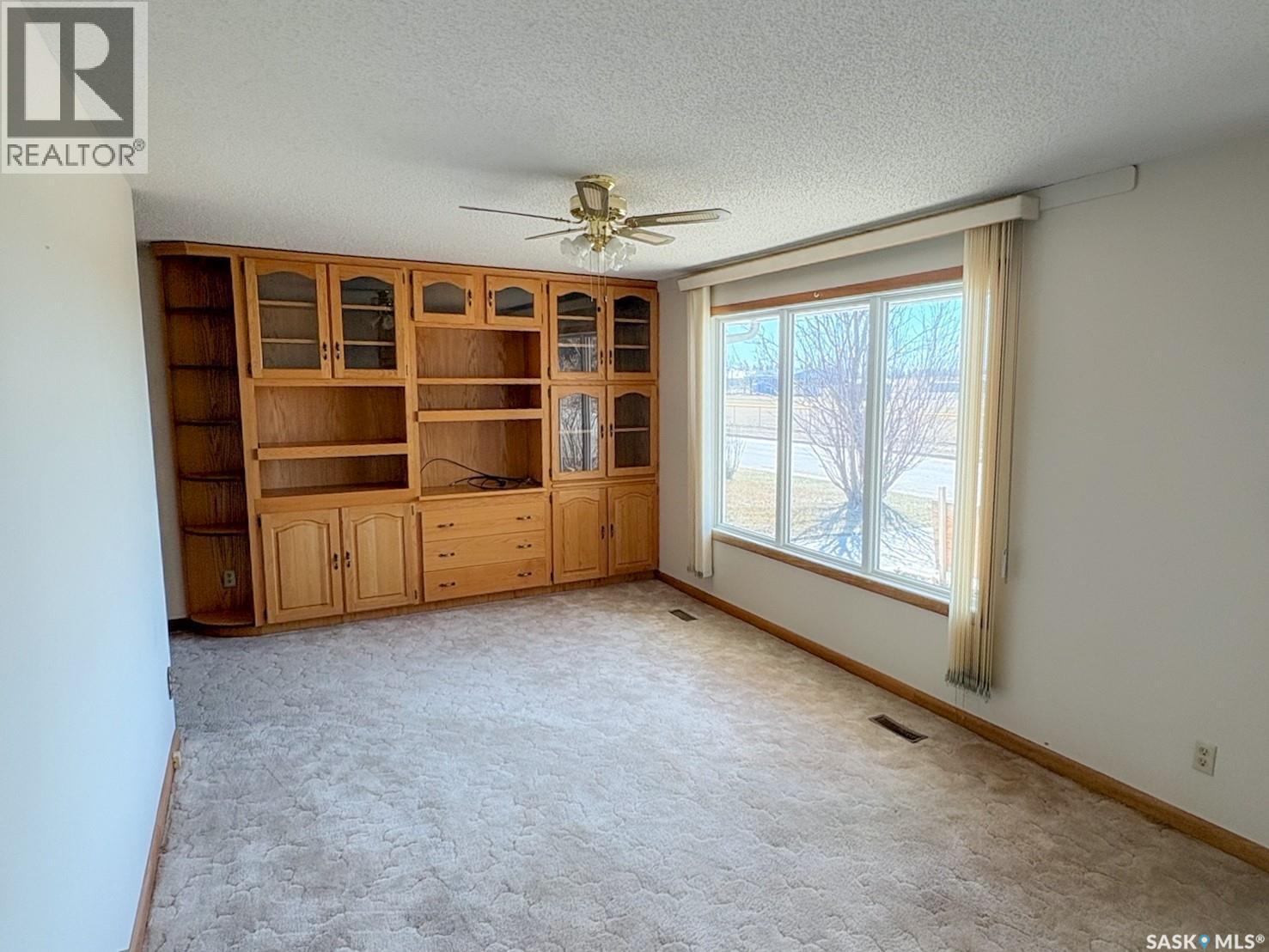 402 Fourth Street, Kipling, SK - Indoor Photo Showing Other Room