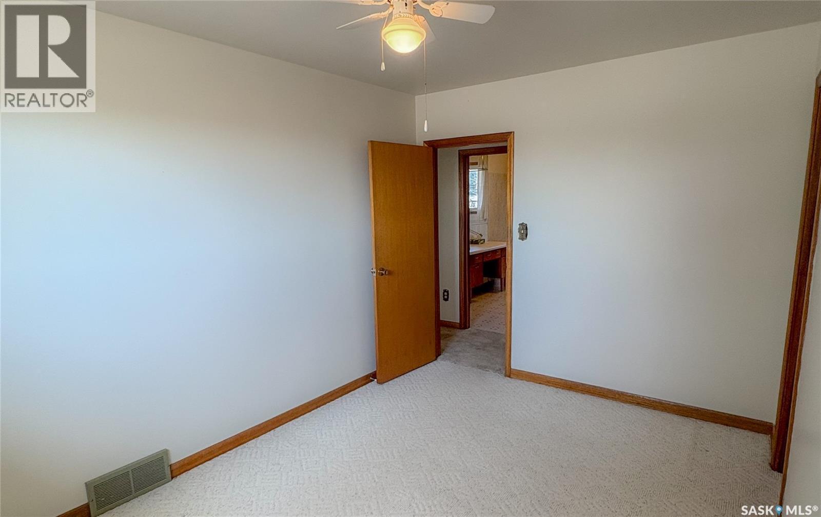 402 Fourth Street, Kipling, SK - Indoor Photo Showing Other Room