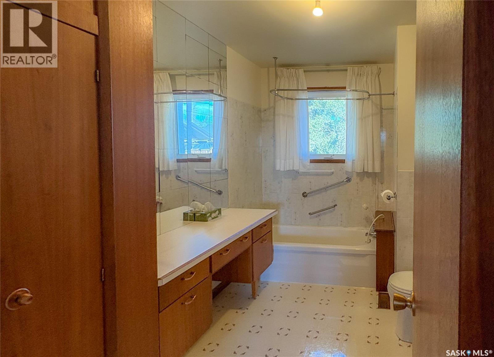 402 Fourth Street, Kipling, SK - Indoor