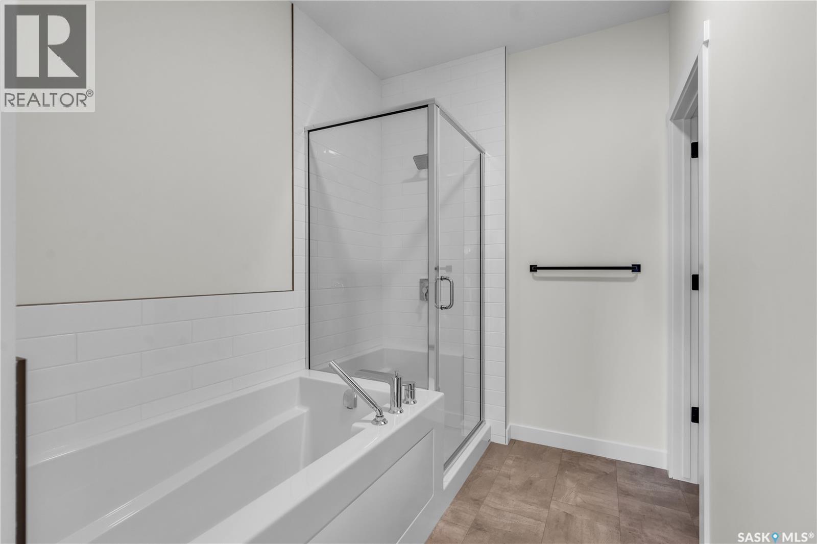 4 720 Brighton Boulevard, Saskatoon, SK - Indoor Photo Showing Bathroom