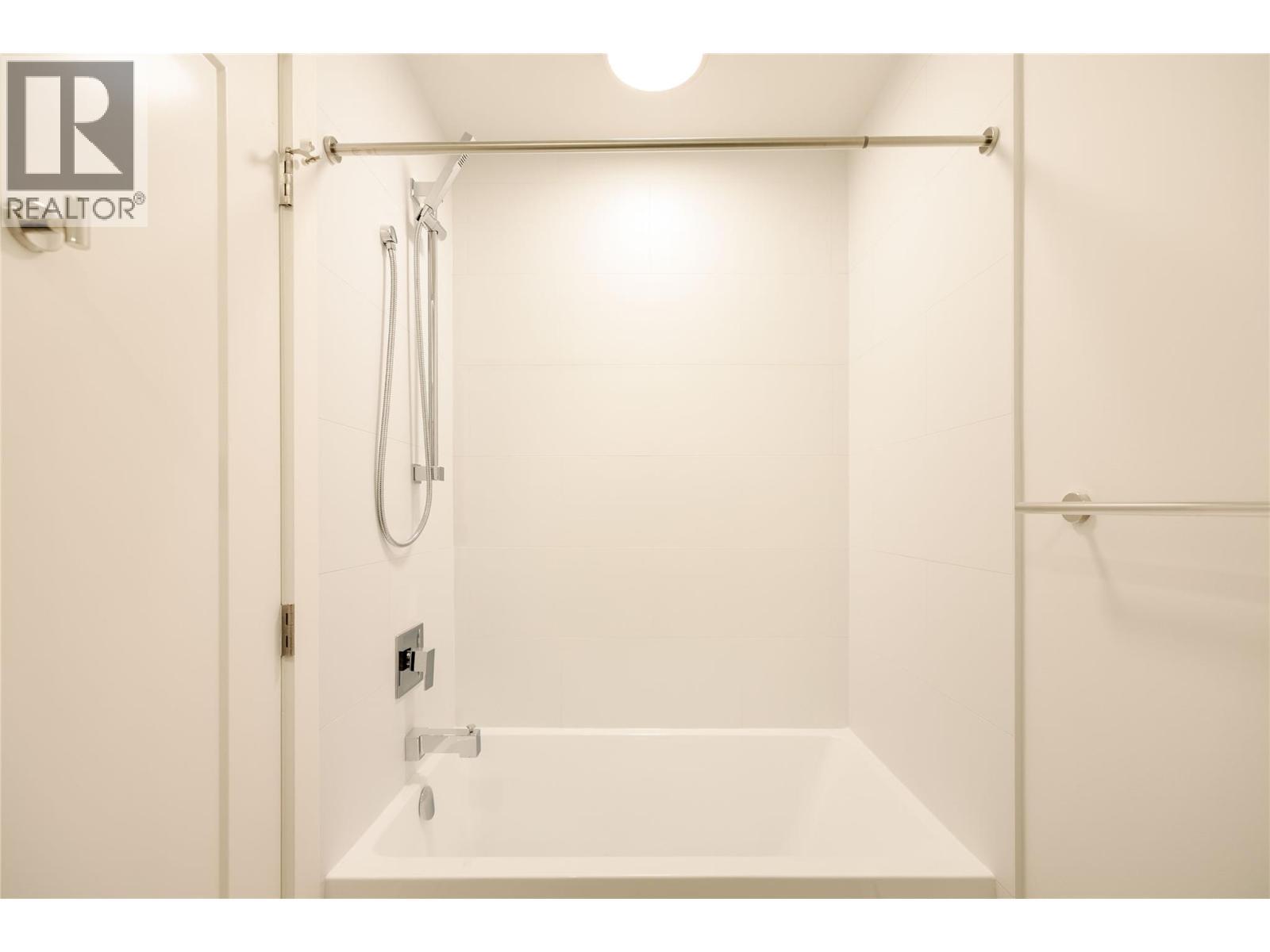 1380 Pridham Avenue Unit# 415, Kelowna, BC - Indoor