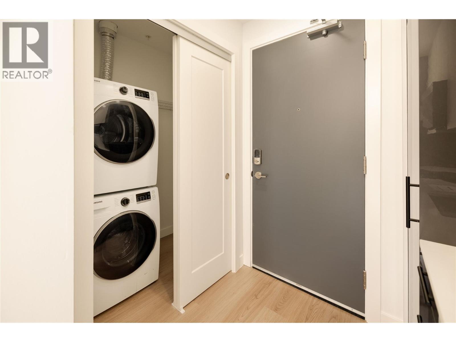 1380 Pridham Avenue Unit# 415, Kelowna, BC - Indoor Photo Showing Laundry Room