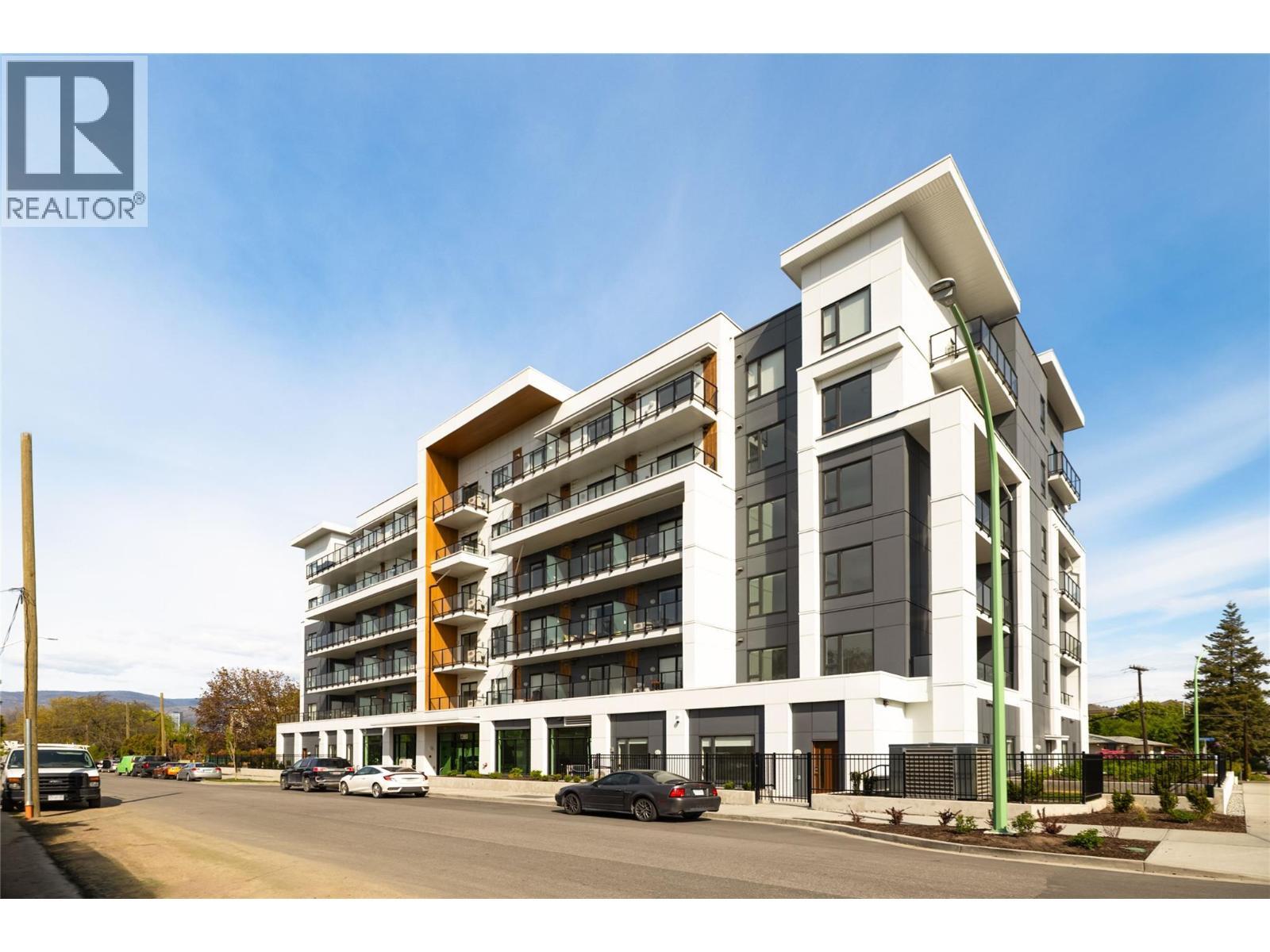 1380 Pridham Avenue Unit# 415, Kelowna, BC - Outdoor With Facade