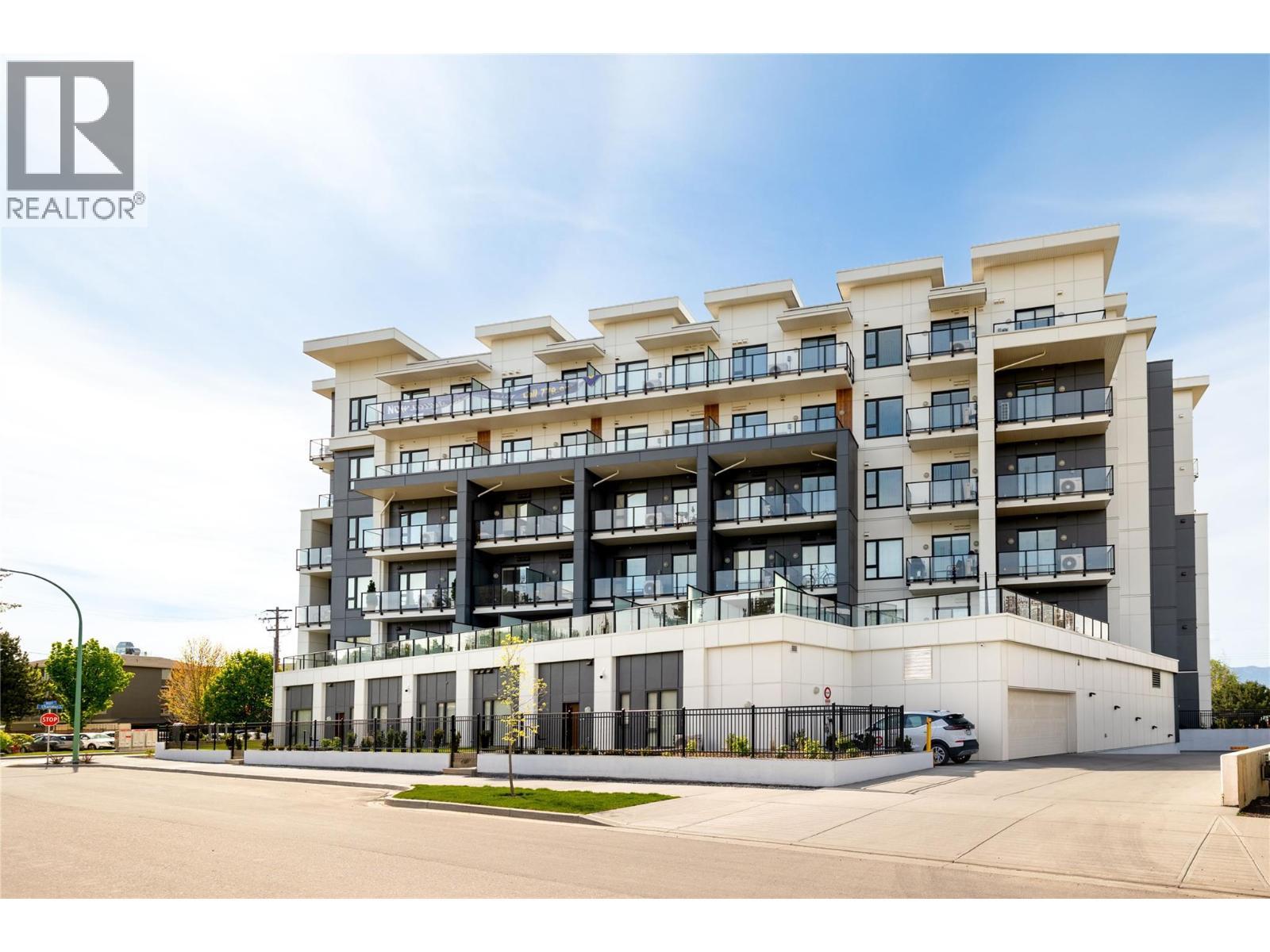 1380 Pridham Avenue Unit# 415, Kelowna, BC - Outdoor