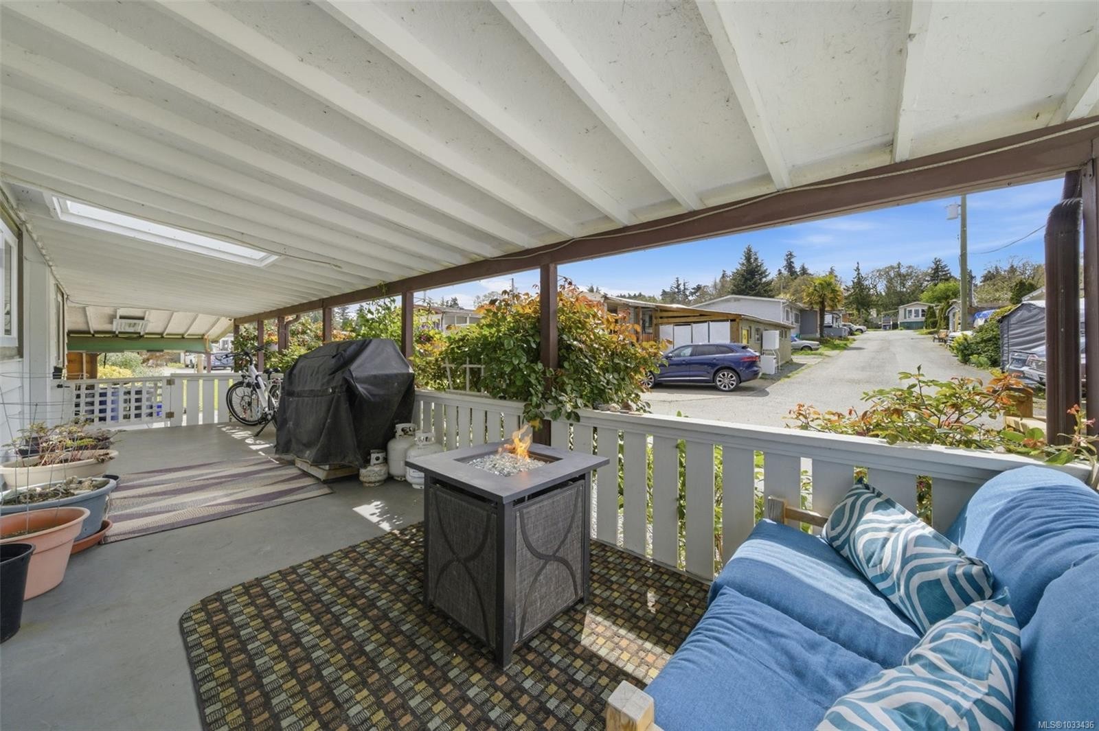 2-124 Cooper Rd, View Royal, BC