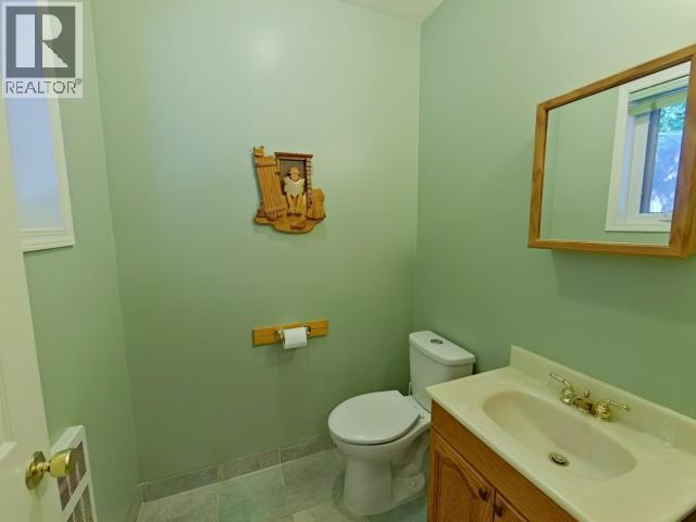 10754 Mariners Way, Powell River, BC - Indoor Photo Showing Bathroom