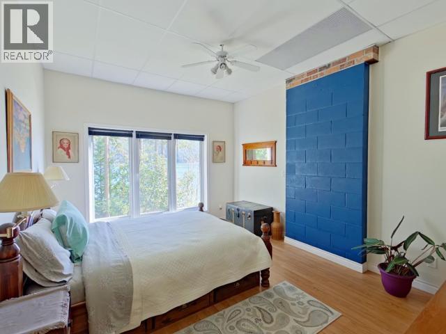 10754 Mariners Way, Powell River, BC - Indoor Photo Showing Bedroom