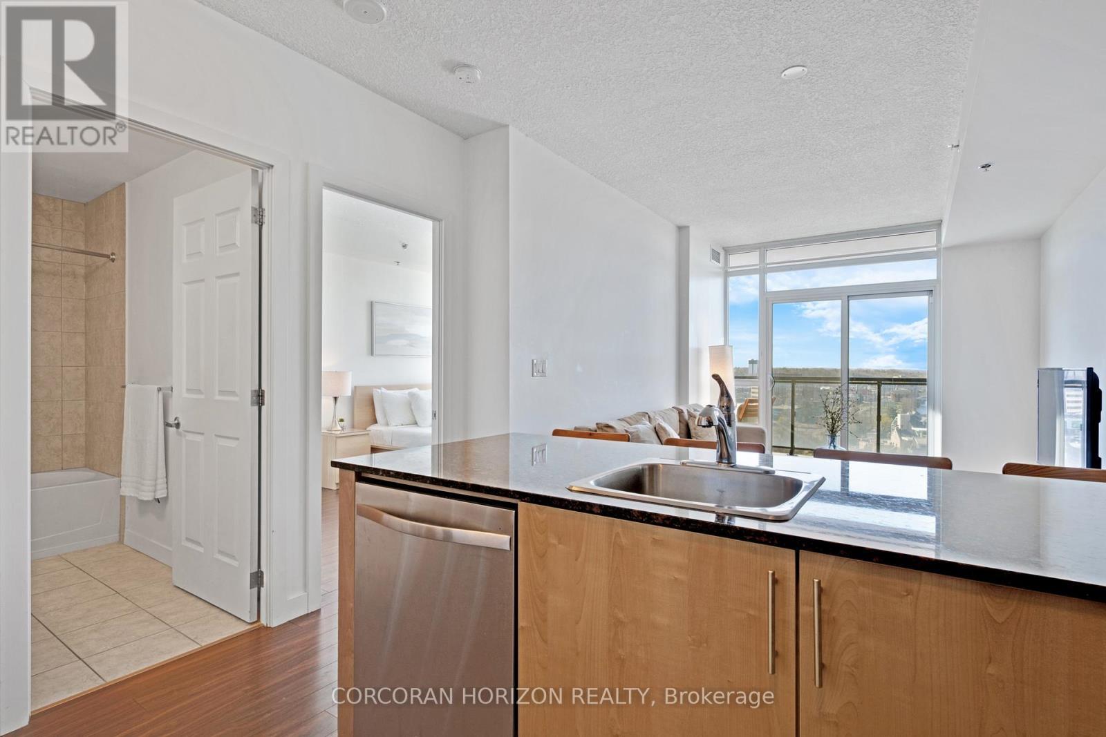 904 - 150 Water Street, Cambridge, ON - Indoor Photo Showing Kitchen