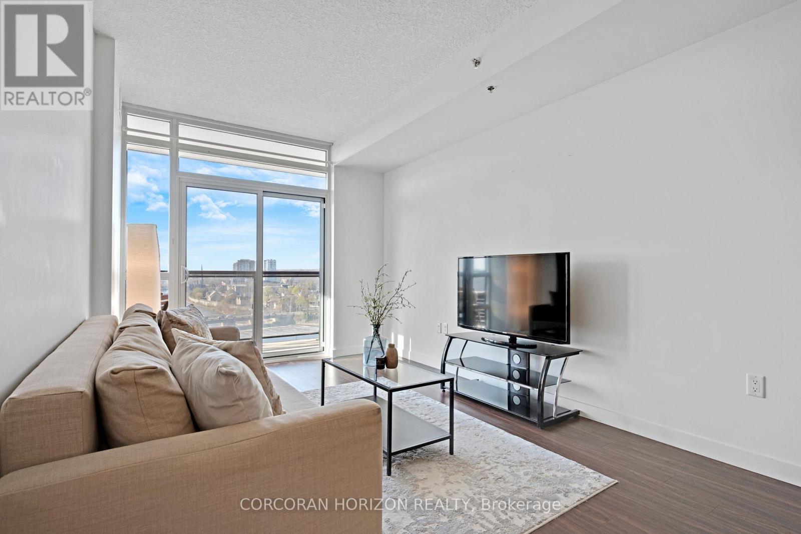 904 - 150 Water Street, Cambridge, ON - Indoor Photo Showing Living Room