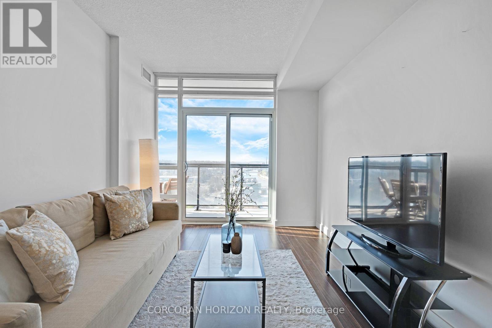 904 - 150 Water Street, Cambridge, ON - Indoor Photo Showing Living Room