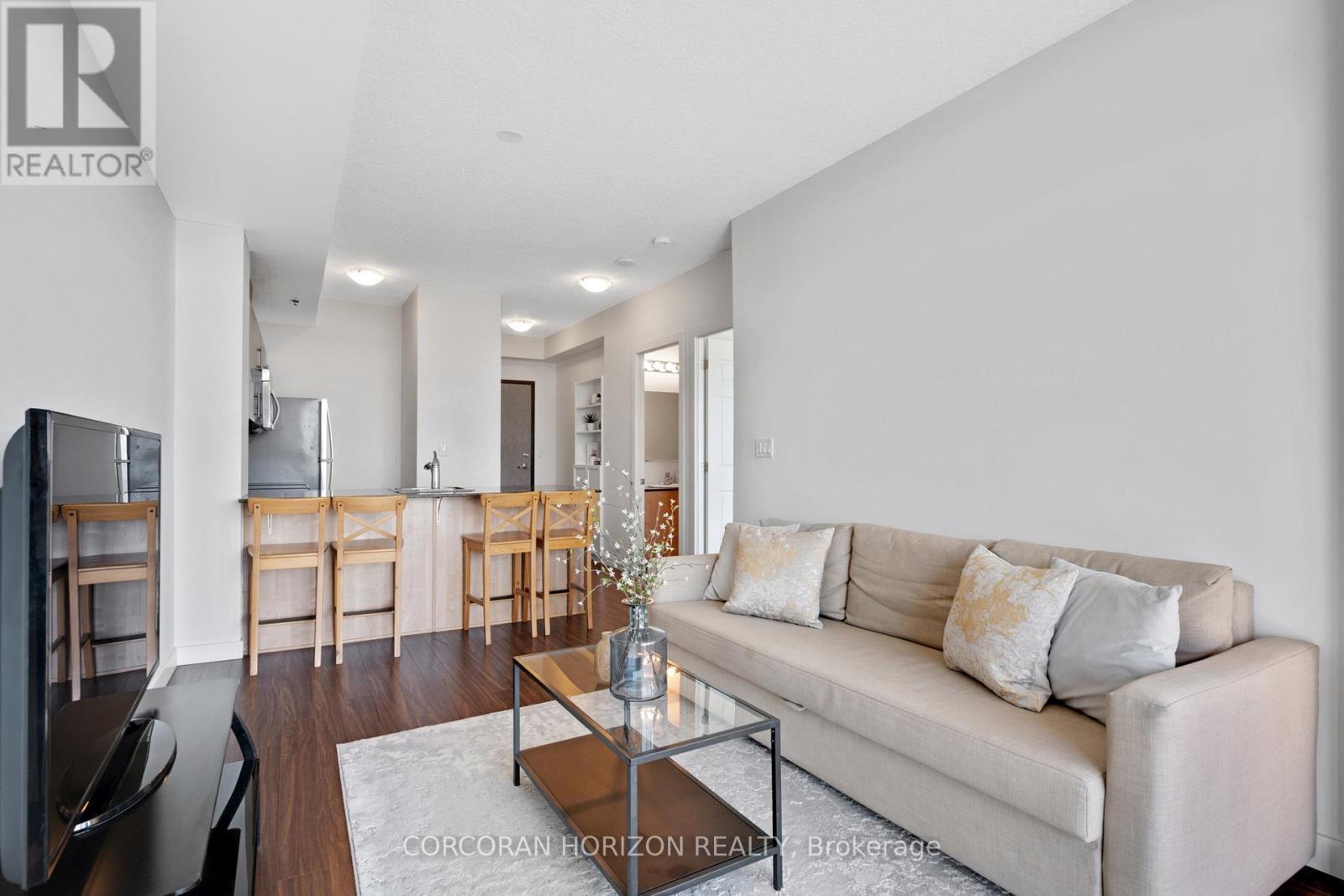 904 - 150 Water Street, Cambridge, ON - Indoor Photo Showing Living Room