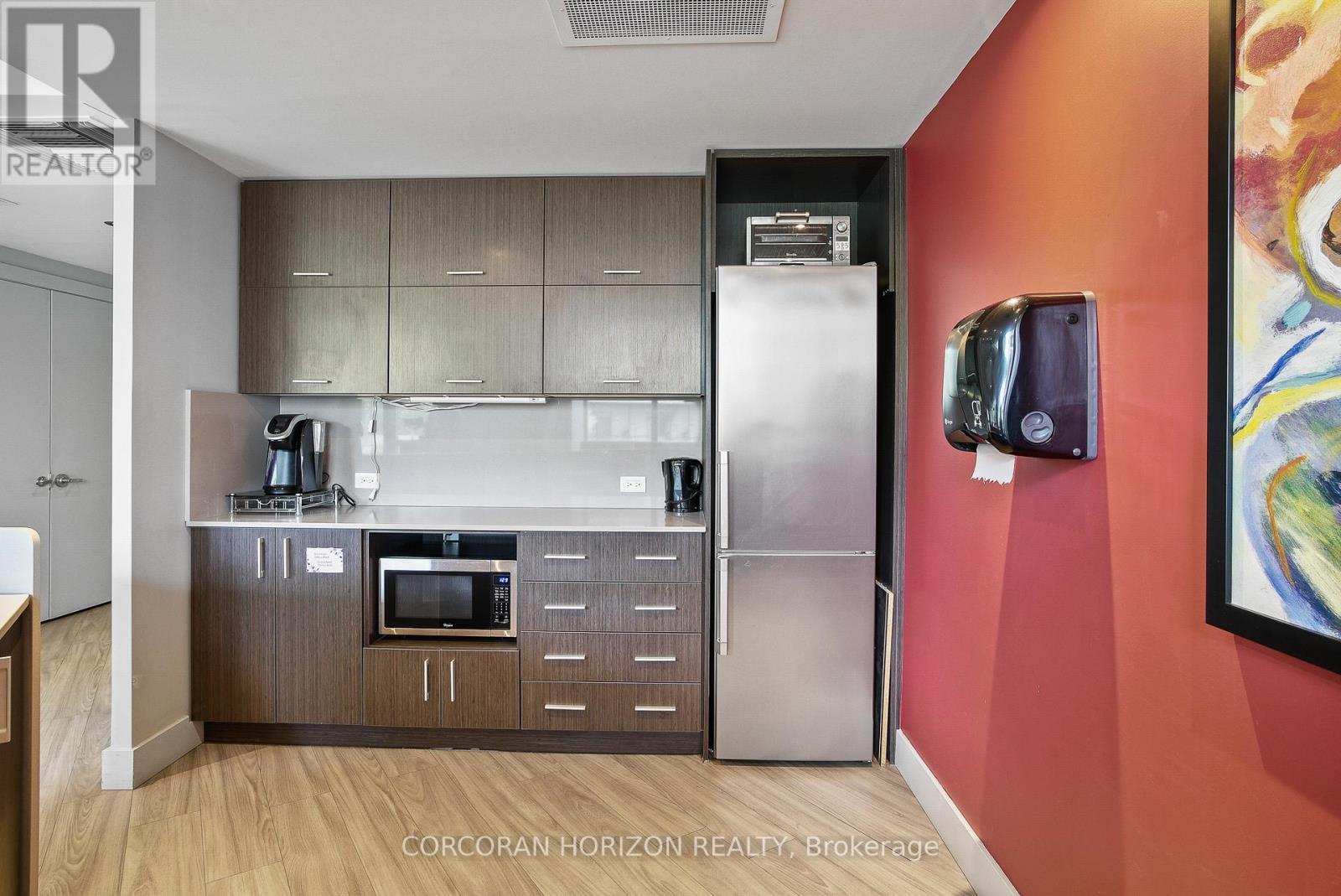 904 - 150 Water Street, Cambridge, ON - Indoor Photo Showing Kitchen