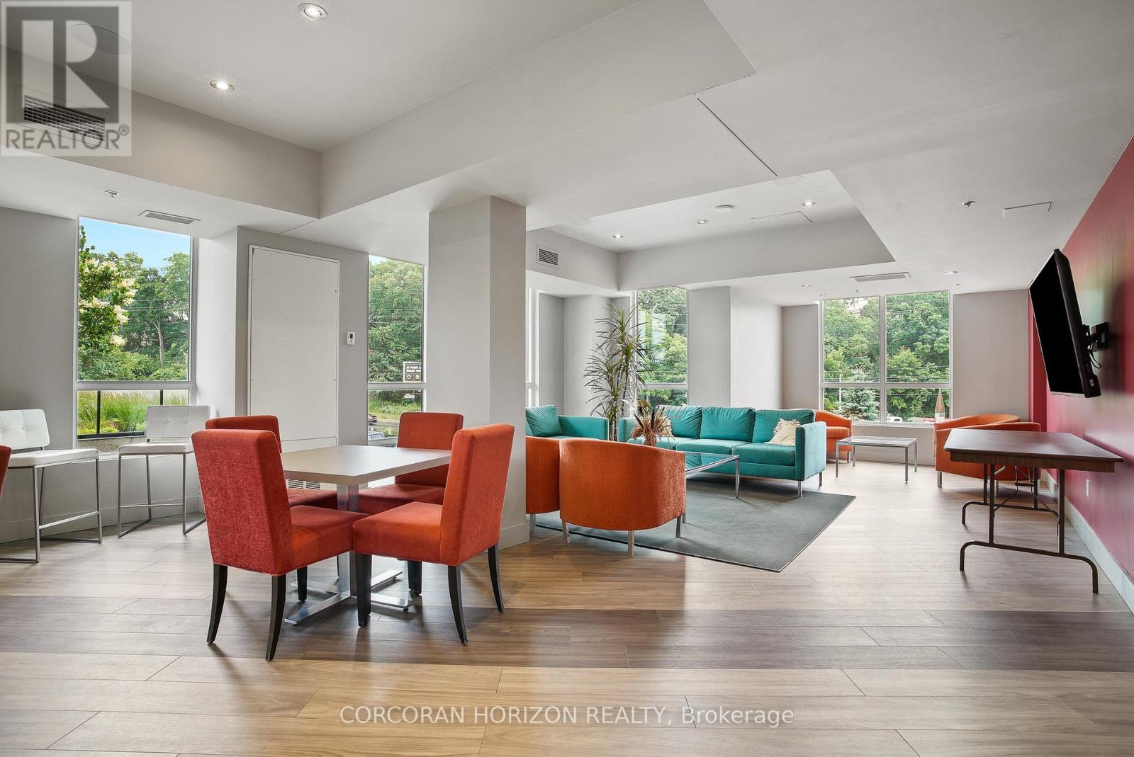 904 - 150 Water Street, Cambridge, ON - Indoor