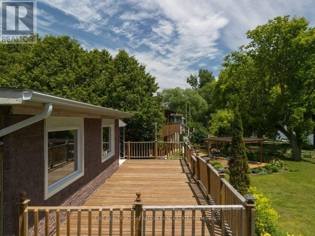 84 Main Street, Deseronto (Deseronto (Town)), ON - Outdoor With Deck Patio Veranda