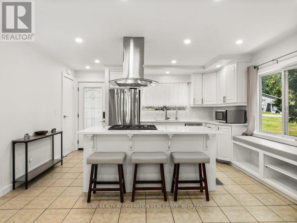 84 Main Street, Deseronto (Deseronto (Town)), ON - Indoor Photo Showing Kitchen