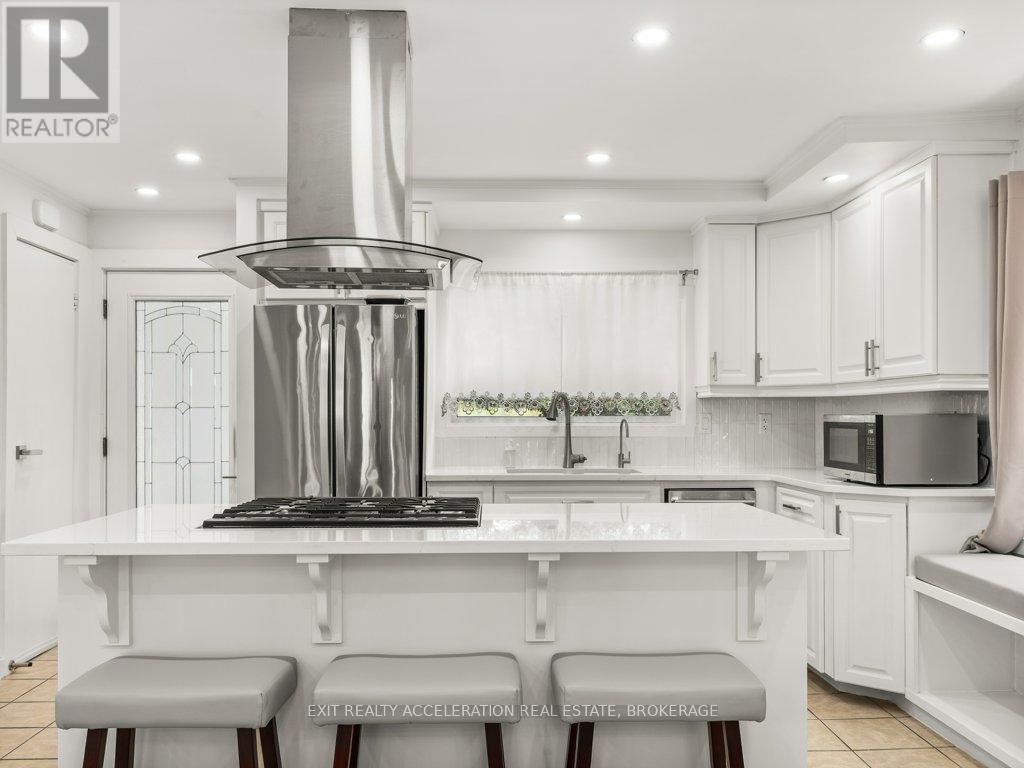 84 Main Street, Deseronto (Deseronto (Town)), ON - Indoor Photo Showing Kitchen With Double Sink