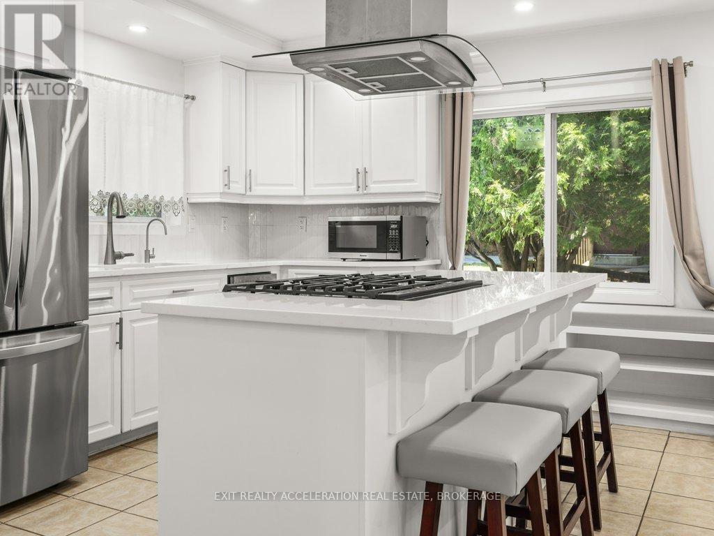 84 Main Street, Deseronto (Deseronto (Town)), ON - Indoor Photo Showing Kitchen With Upgraded Kitchen