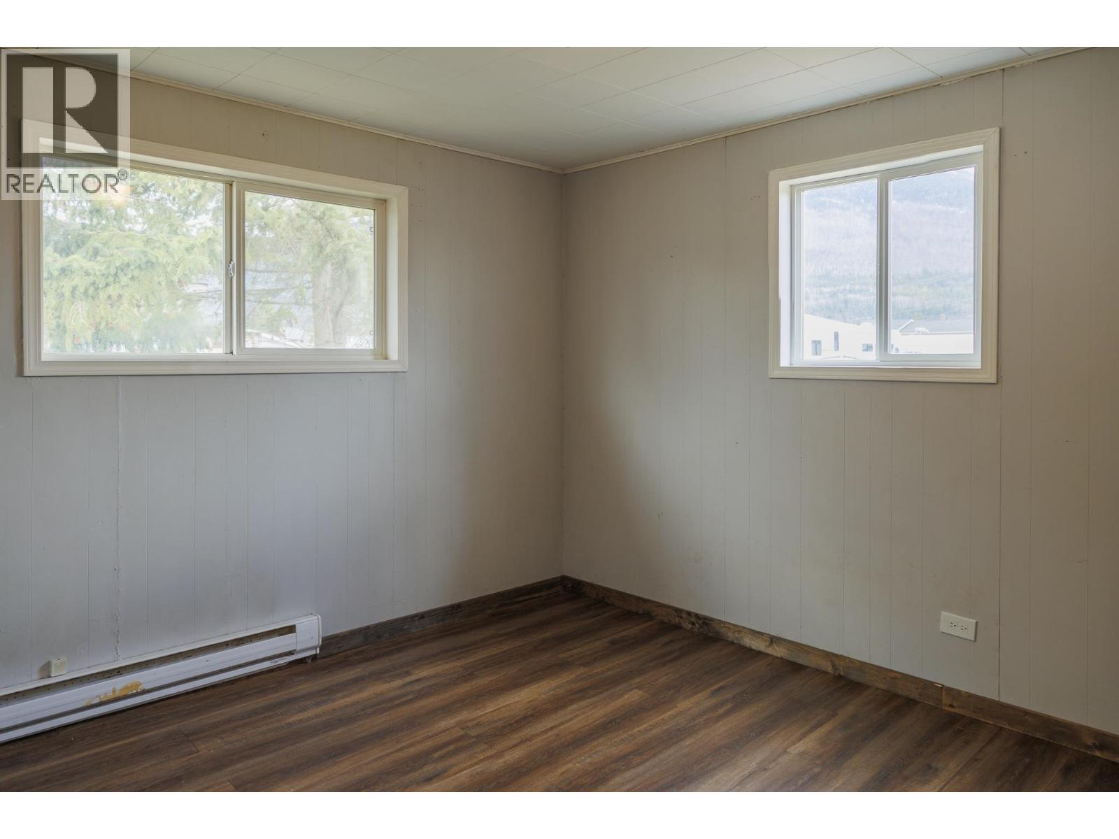 956 4Th Avenue, Mcbride, BC