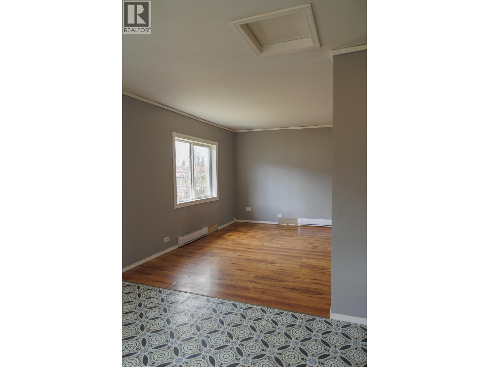 956 4Th Avenue, Mcbride, BC