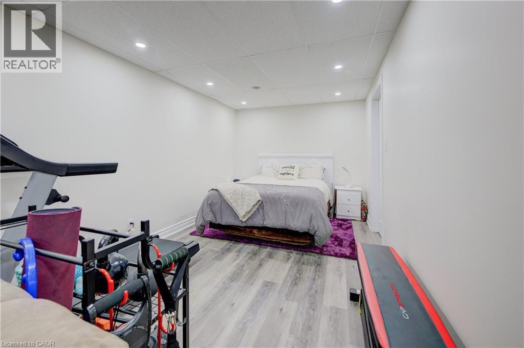 12 Bugdale Drive, Cambridge, ON - Indoor Photo Showing Bedroom