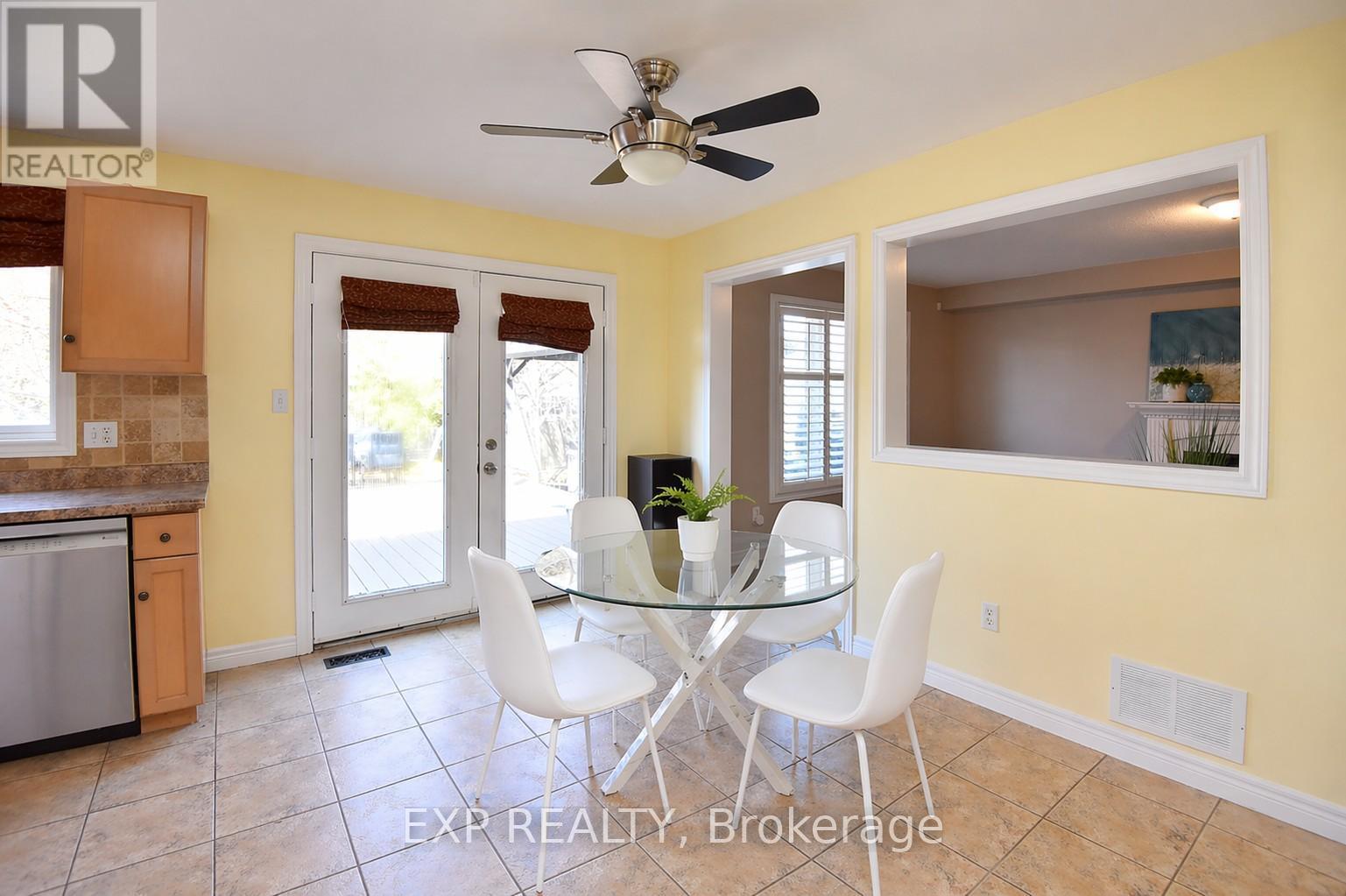 72 Etherington Crescent, Hamilton, ON - Indoor Photo Showing Dining Room