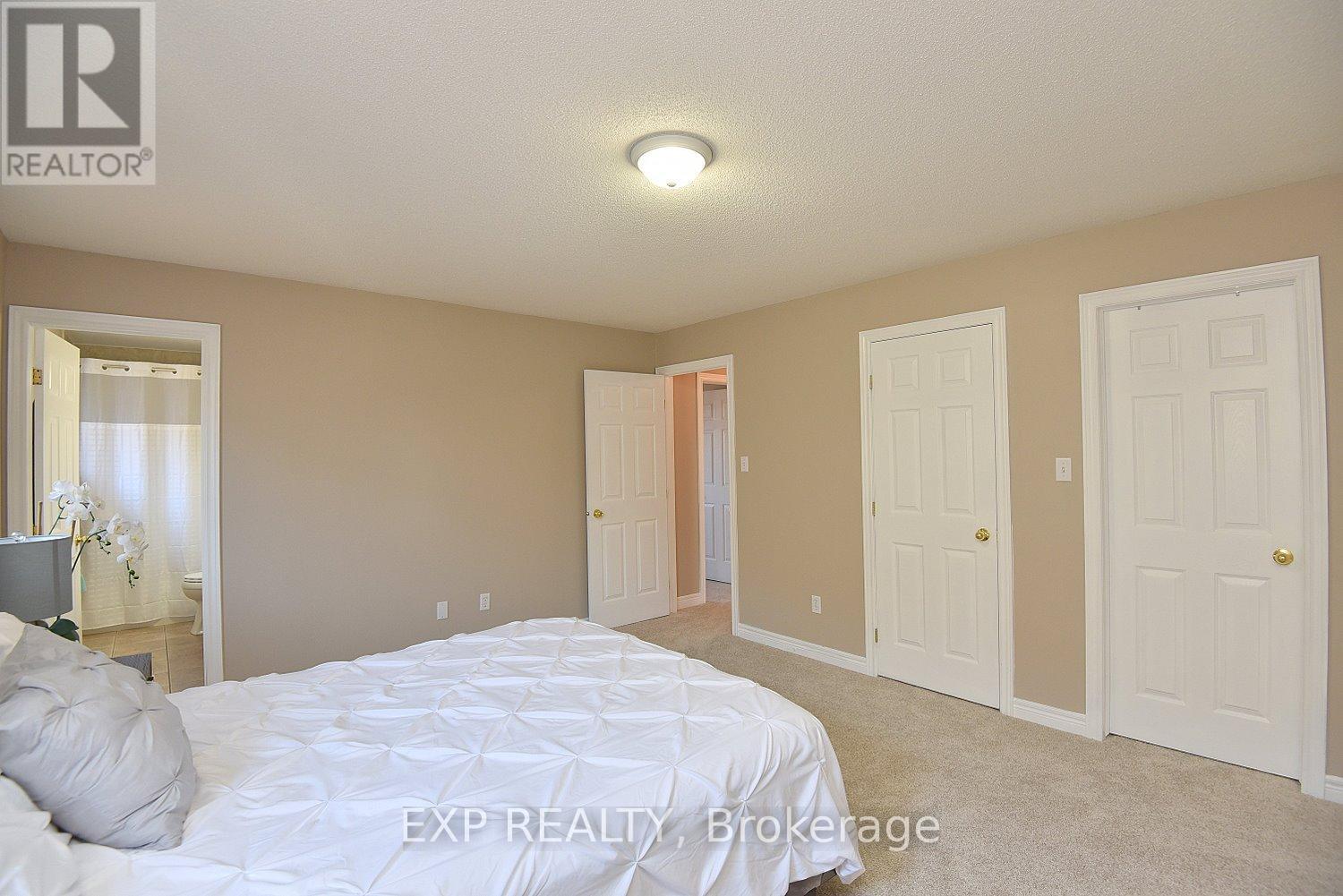 72 Etherington Crescent, Hamilton, ON - Indoor Photo Showing Bedroom