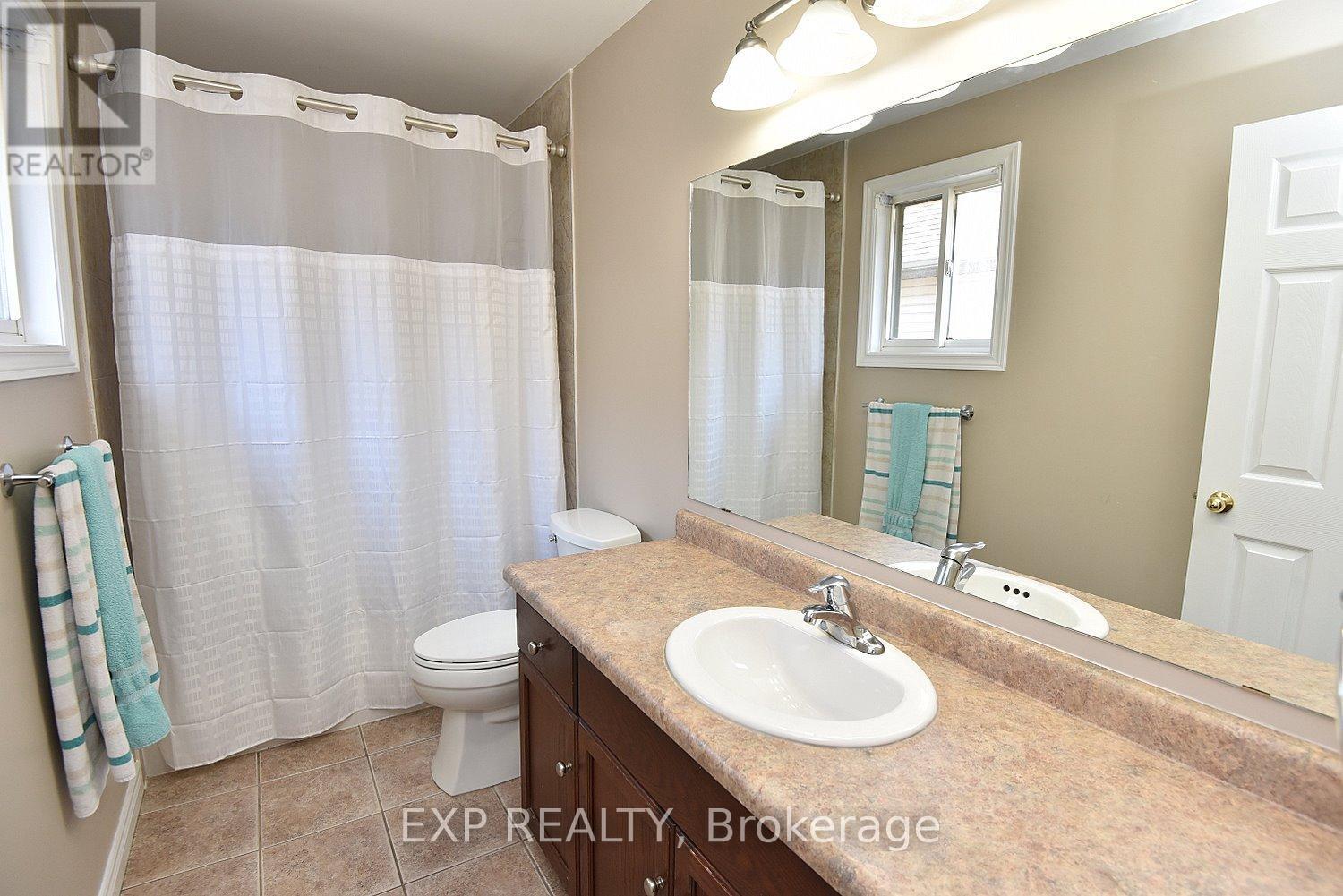 72 Etherington Crescent, Hamilton, ON - Indoor Photo Showing Bathroom