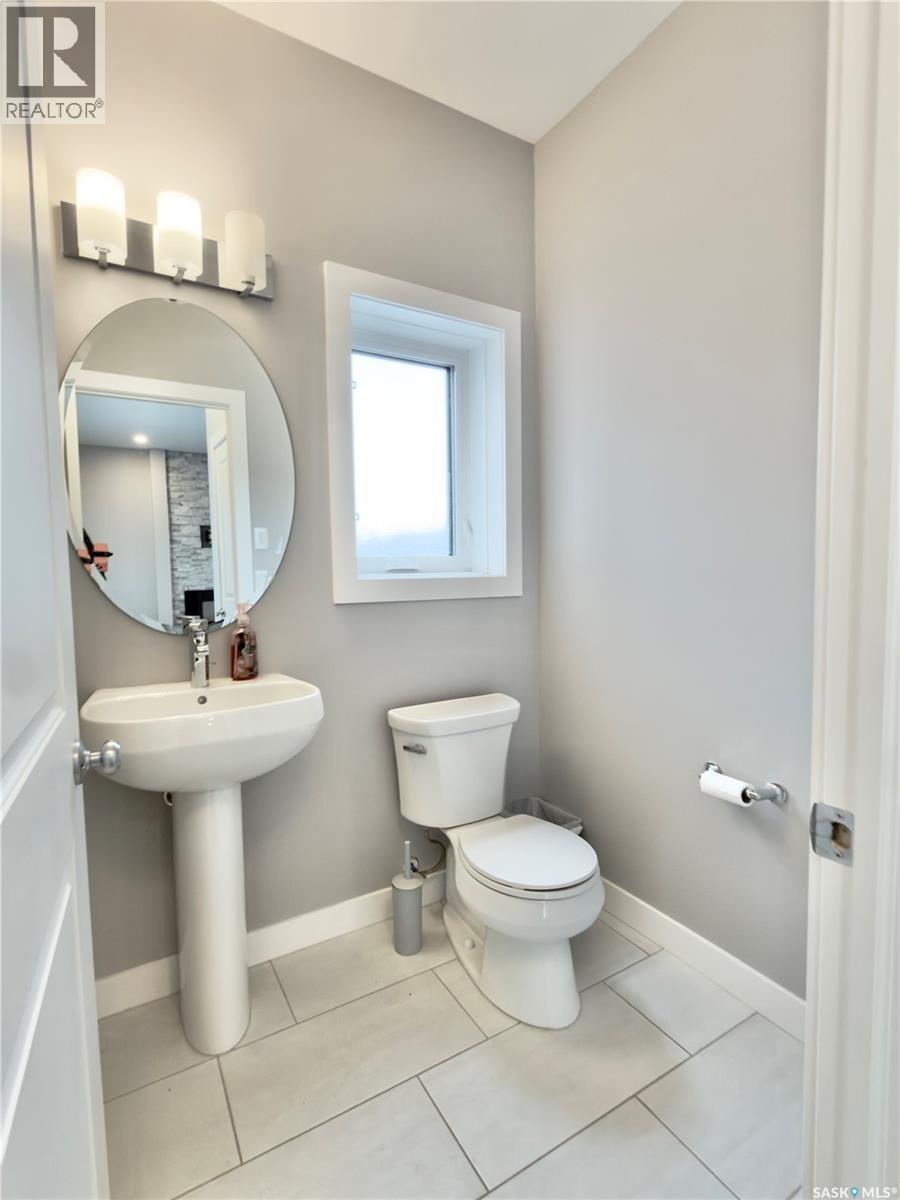 254 Brighton Gate, Saskatoon, SK - Indoor Photo Showing Bathroom