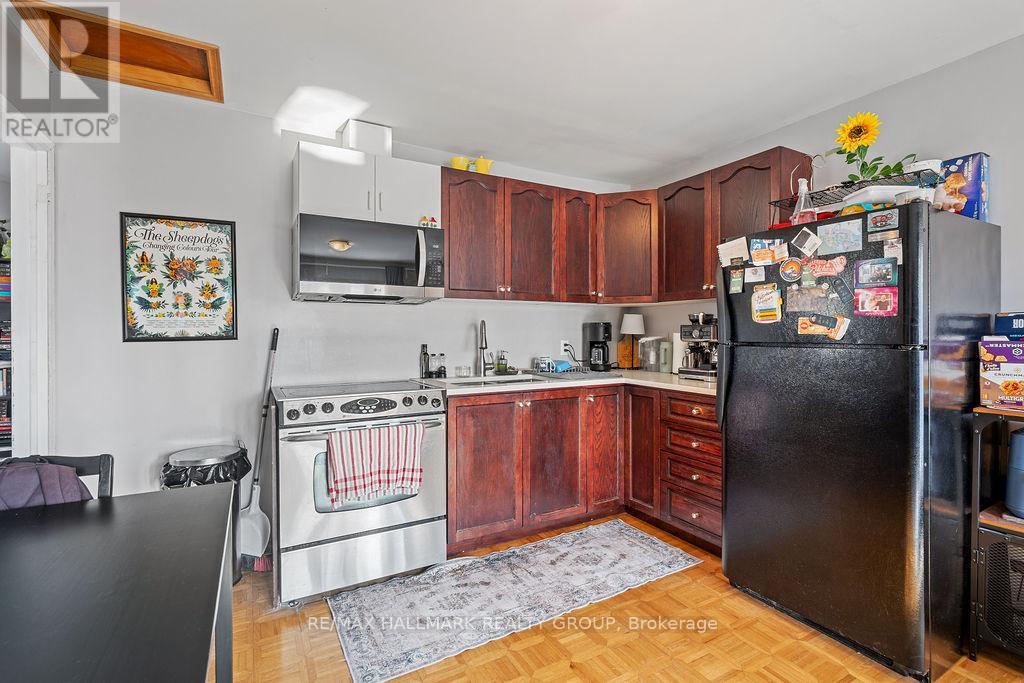 217 Dovercourt Avenue, Ottawa, ON - Indoor Photo Showing Kitchen