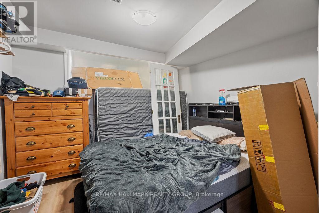 217 Dovercourt Avenue, Ottawa, ON - Indoor Photo Showing Bedroom