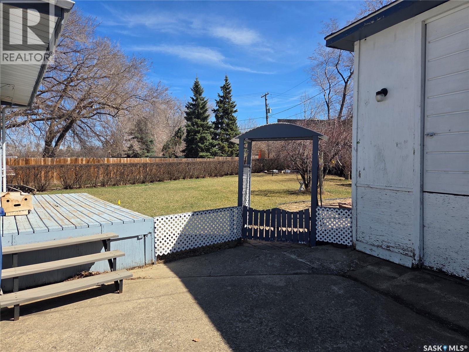 1156 Duffield Crescent, Moose Jaw, SK - Outdoor With Exterior