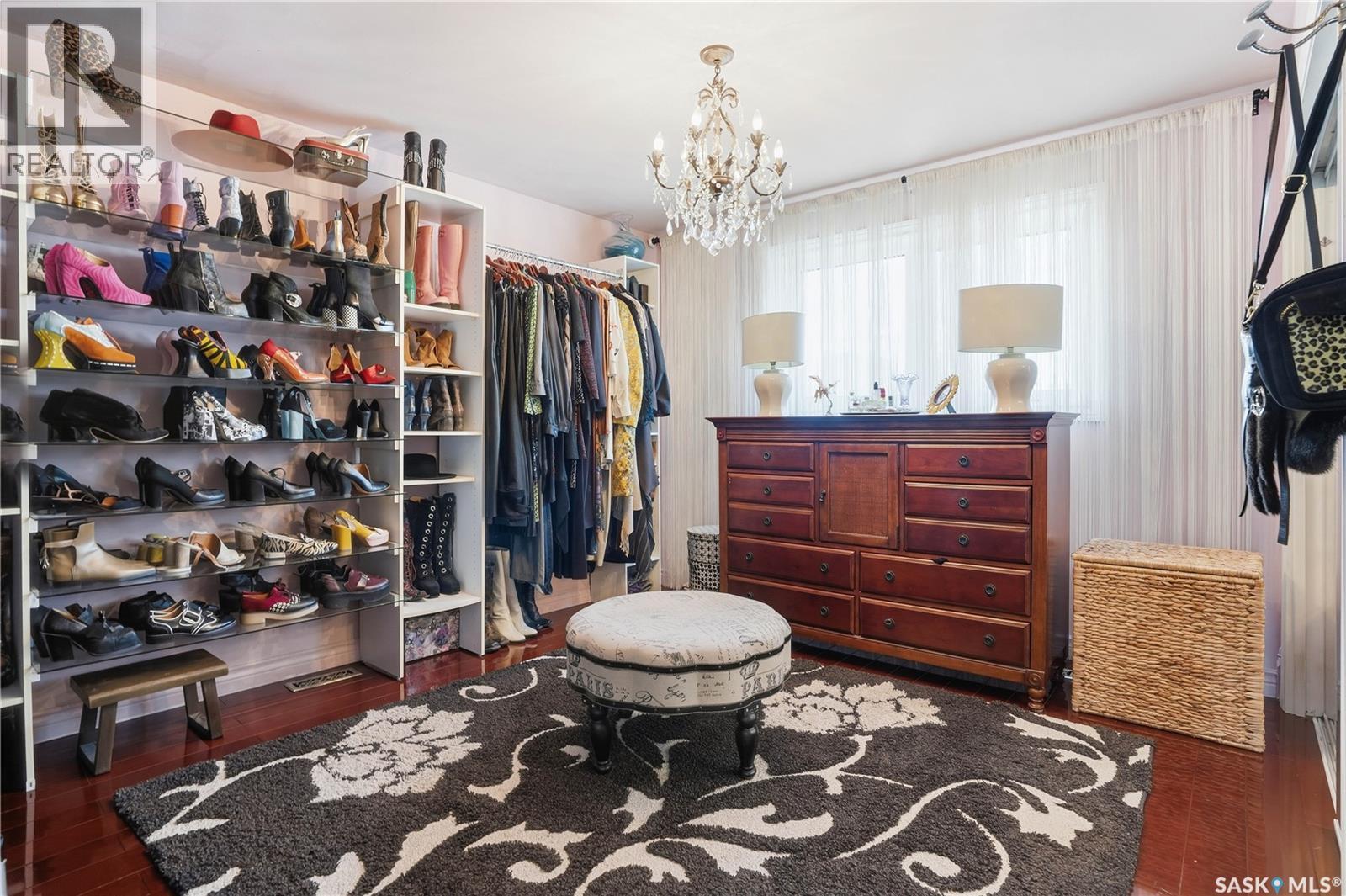 19 Tate Street, Regina, SK - Indoor