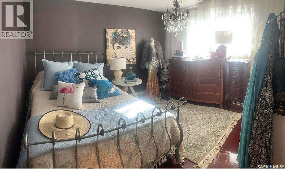 19 Tate Street, Regina, SK - Indoor Photo Showing Bedroom