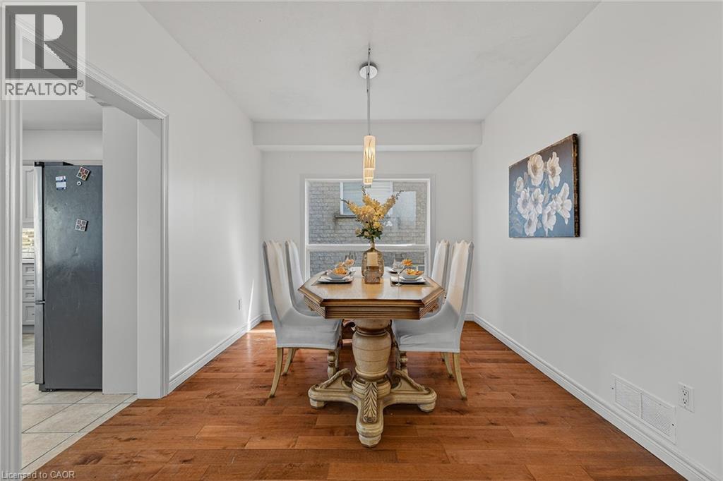 14 Hearthbridge Street, Kitchener, ON - Indoor Photo Showing Dining Room