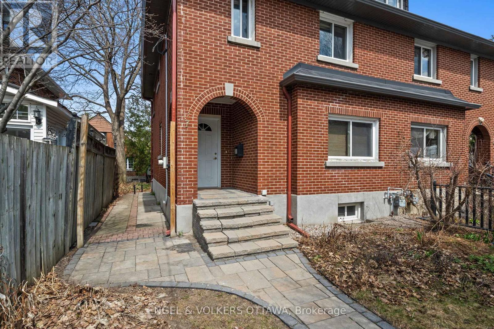 7 Inglewood Place, Ottawa, ON - Outdoor With Exterior