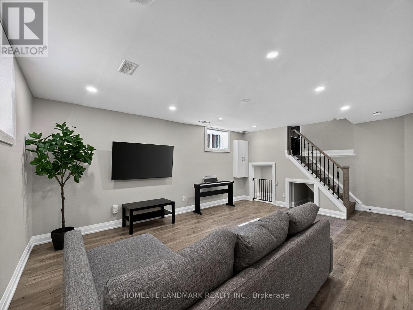 1166 Kingsholm Drive, Mississauga, ON - Indoor