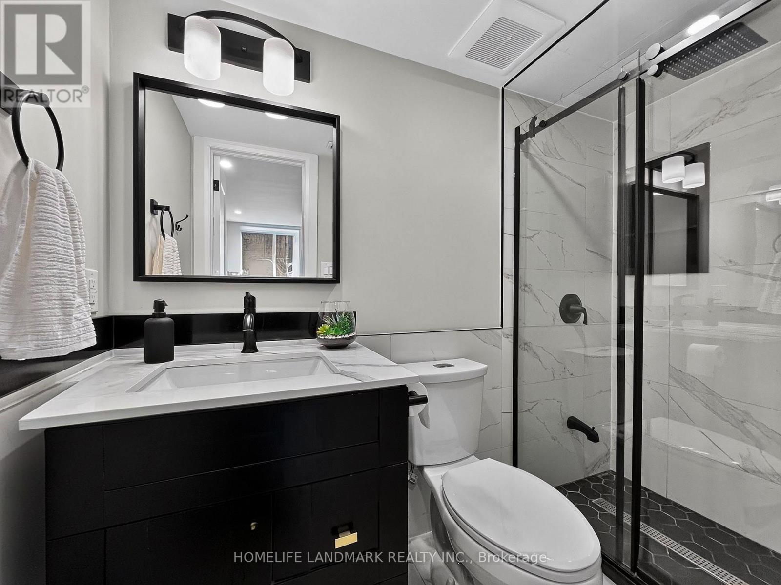 1166 Kingsholm Drive, Mississauga, ON - Indoor Photo Showing Bathroom