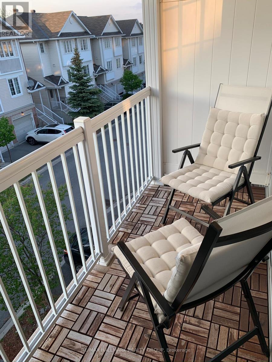 158 Fordham Private, Ottawa, ON - With Exterior