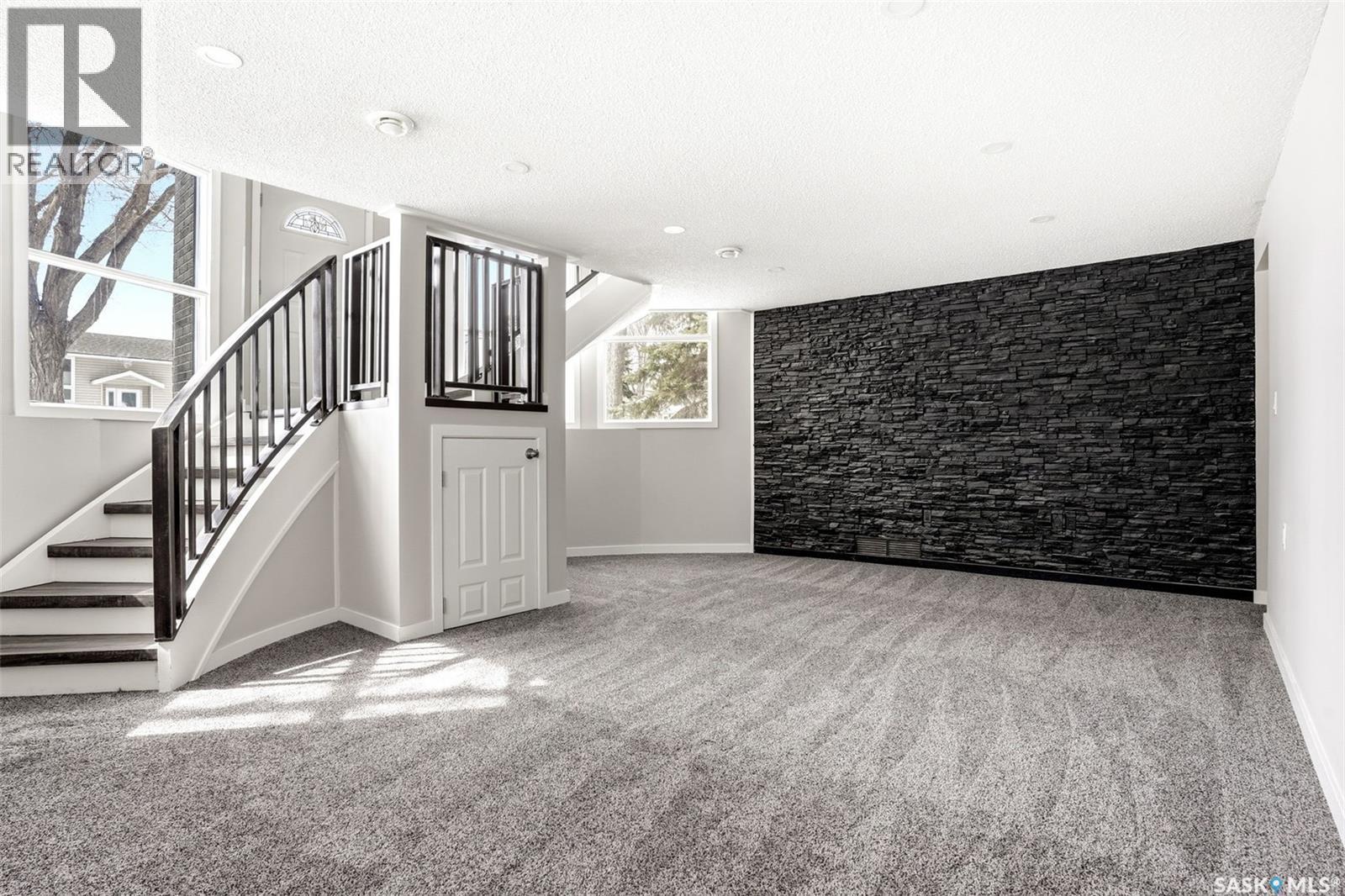 34 Dewar Bay, Regina, SK - Indoor Photo Showing Other Room