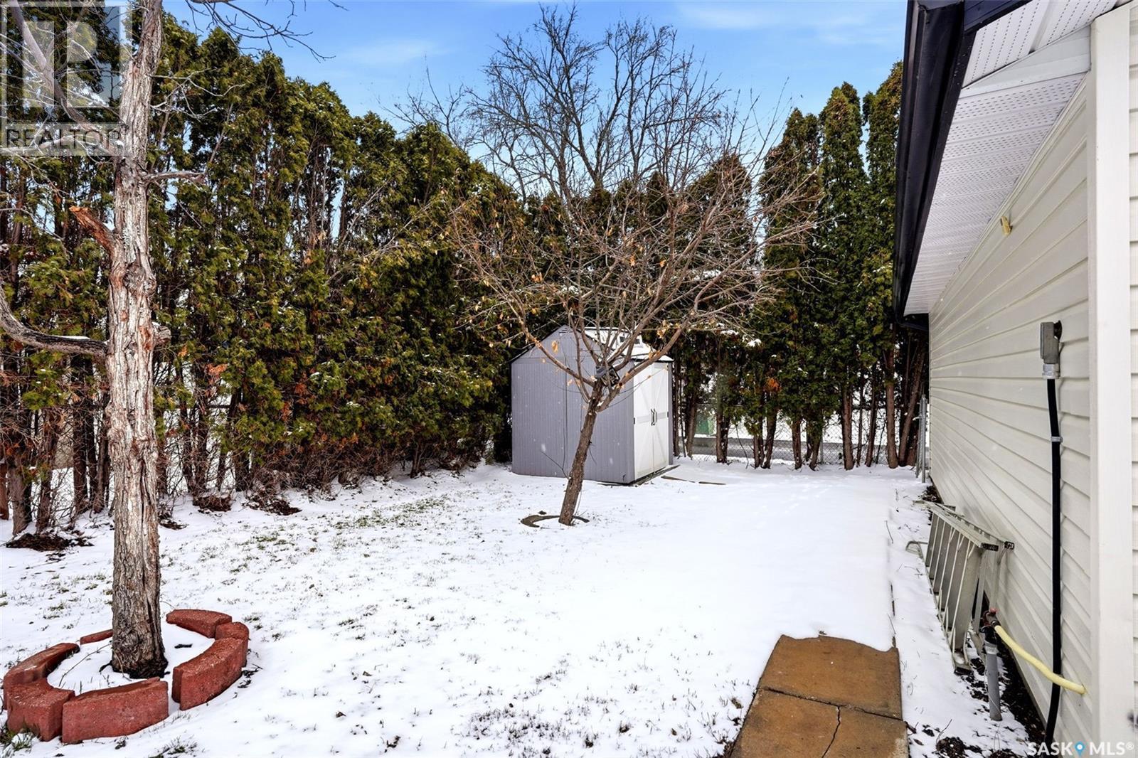 34 Dewar Bay, Regina, SK - Outdoor