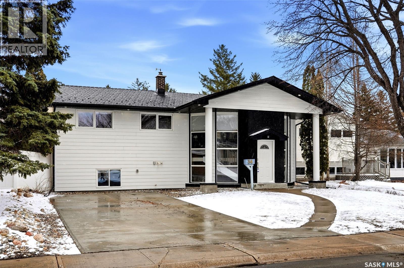 34 Dewar Bay, Regina, SK - Outdoor