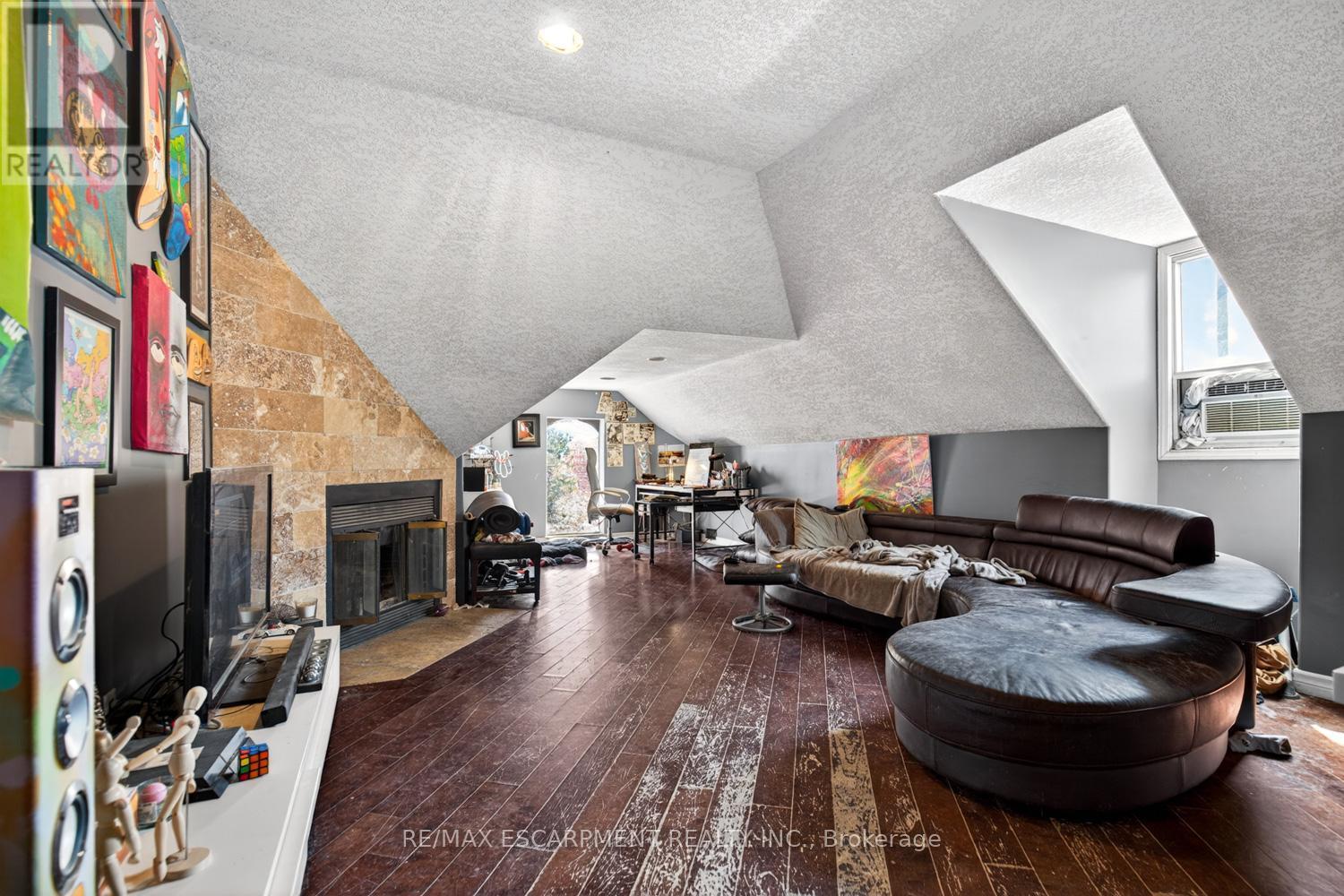 38 Hess Street S, Hamilton, ON -