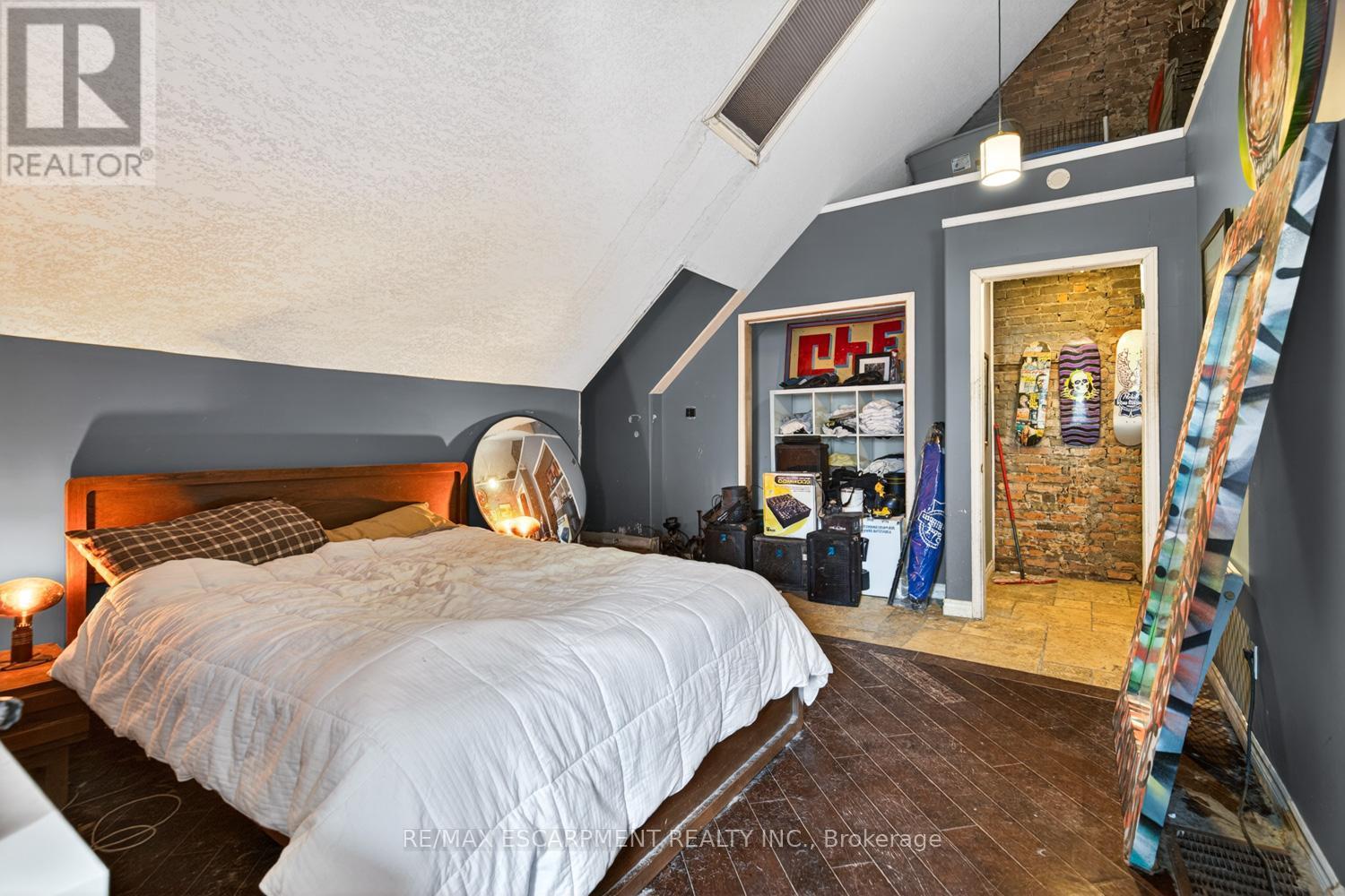38 Hess Street S, Hamilton, ON - Indoor Photo Showing Bedroom